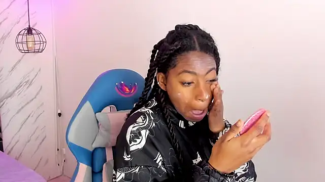 Snapshot of Queen_perla_ chatting on November 11, 2025, 11:27 am Queen perla online show from November 11, 2025, 11:27 am