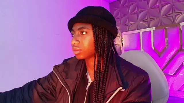 Queen perla  online show from March 11, 2026, 12:10 pm