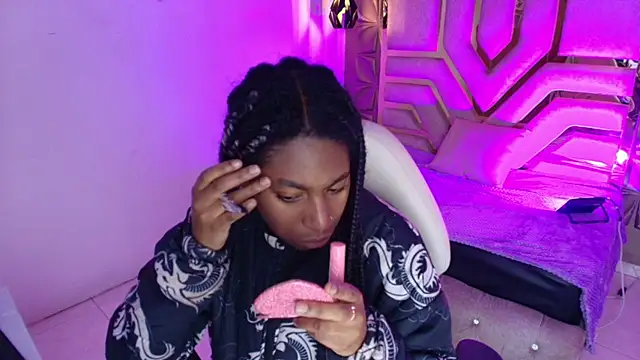 Snapshot of Queen_perla_ chatting on February 25, 2026, 12:16 pm Queen perla online show from February 25, 2026, 12:16 pm