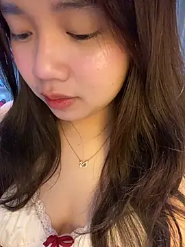 Hotellinh12 online show from October 12, 2025, 5:14 pm