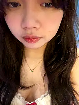 Hotellinh12 online show from September 30, 2025, 4:24 pm