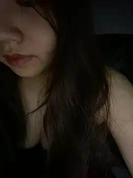 Snapshot of Hotellinh12 chatting on March 17, 2025, 4:54 pm Hotellinh12 online show from March 17, 2025, 4:54 pm