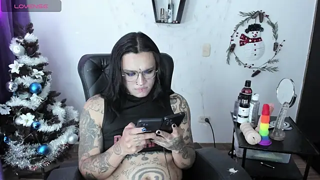 Goth ink online show from December 20, 2024, 9:28 pm