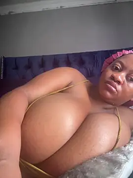 Chubbykarisma27 online show from November 14, 2025, 10:30 am