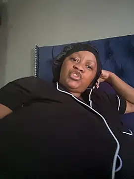 Chubbykarisma27 online show from May 14, 2026, 12:02 pm