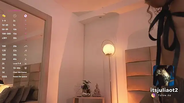 mssjulia online show from January 27, 2025, 11:54 pm