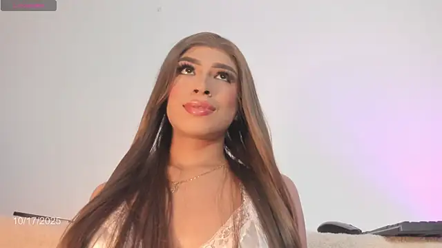 Snapshot of Angel_camm chatting on October 18, 2025, 3:41 am Angel camm online show from October 18, 2025, 3:41 am