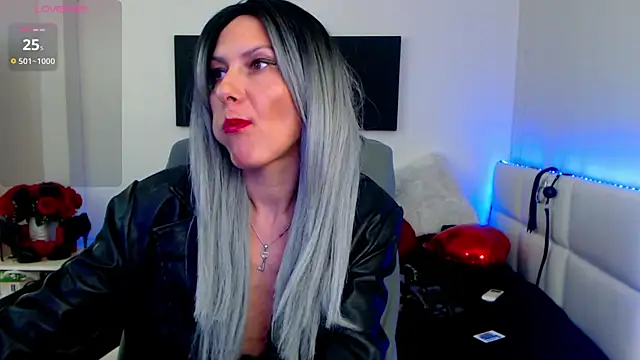EvelynQueenn online show from February 27, 2025, 9:50 am