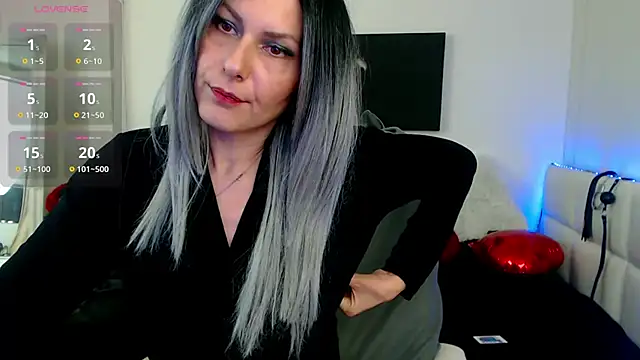 EvelynQueenn online show from February 26, 2025, 1:00 pm