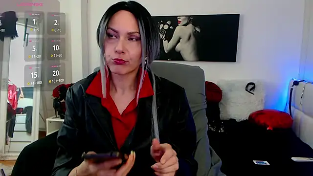 EvelynQueenn online show from March 19, 2025, 4:25 am