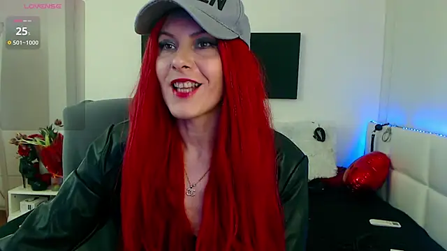 EvelynQueenn online show from March 14, 2025, 4:10 am