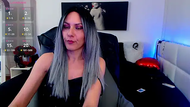 EvelynQueenn online show from March 19, 2025, 10:55 am