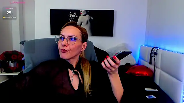 EvelynQueenn online show from February 28, 2025, 9:36 am