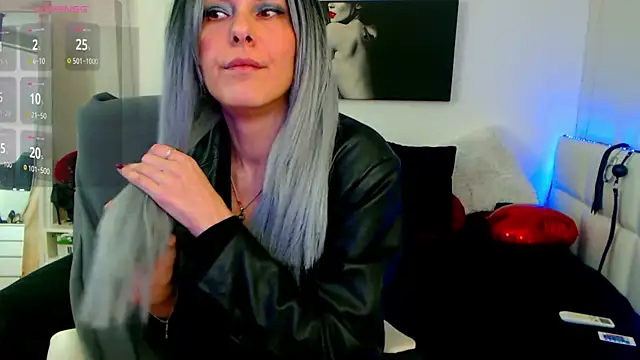 EvelynQueenn online show from February 26, 2025, 6:51 am