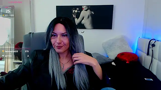 EvelynQueenn online show from February 17, 2025, 6:31 am