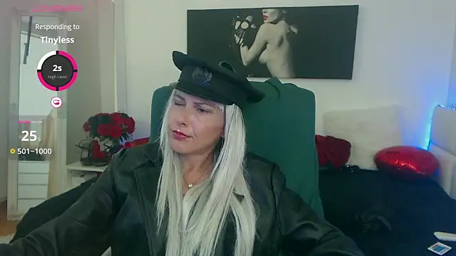 EvelynQueenn online show from September 11, 2025, 6:02 am