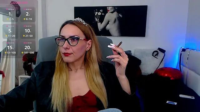 EvelynQueenn online show from March 22, 2025, 9:34 am