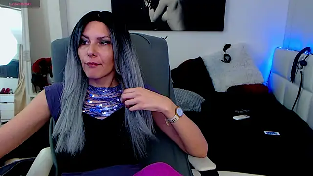 EvelynQueenn online show from February 12, 2025, 11:18 am