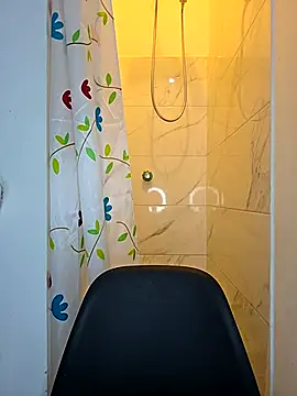 Watagatapitusberry1 online show from November 26, 2025, 1:38 am