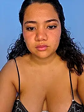 Watagatapitusberry1 online show from September 28, 2025, 7:43 pm