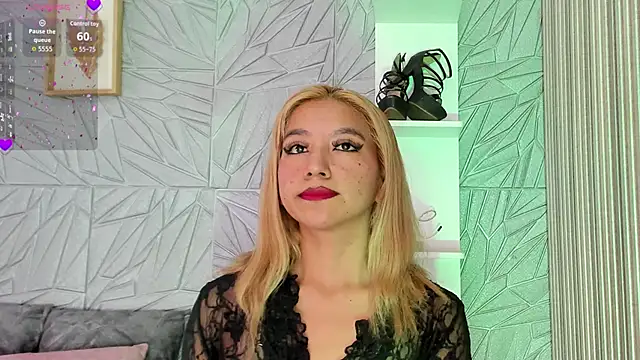 agatadelphine online show from October 17, 2025, 1:02 pm