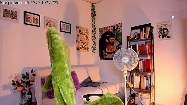 Conlosmichis online show from October 21, 2025, 11:15 pm