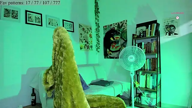 Conlosmichis online show from October 20, 2025, 11:16 pm