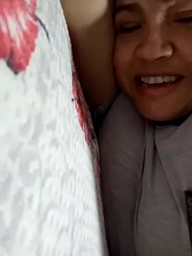 lovelyjhessy online show from January 12, 2025, 2:14 am