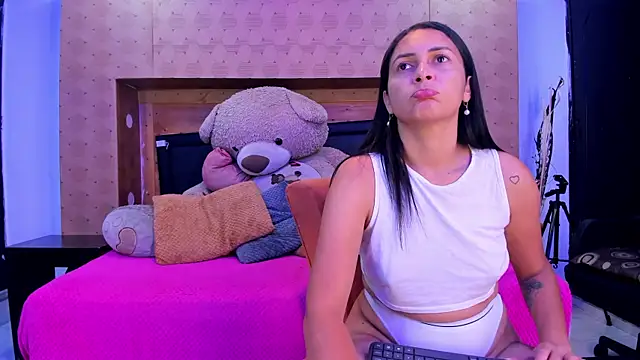 SofiAndNicol online show from October 6, 2025, 11:11 am