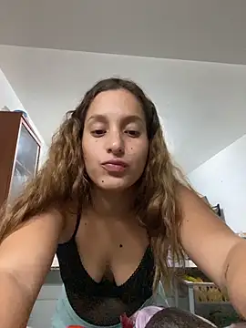 Agnescruzz online show from March 3, 2026, 7:43 pm