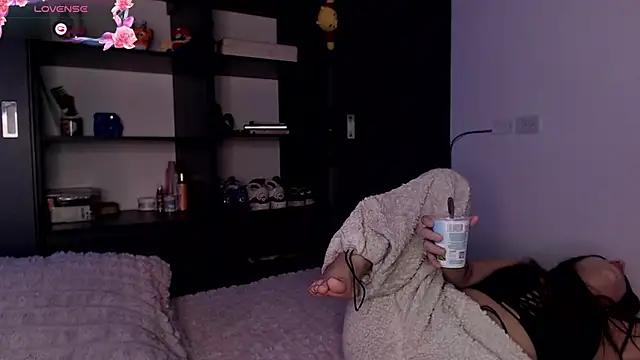 Snapshot of Your_rosalie chatting on September 26, 2025, 4:19 am Your rosalie online show from September 26, 2025, 4:19 am