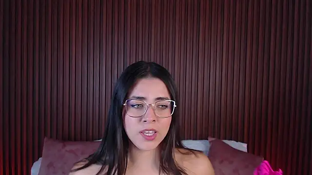 lizowenn  online show from March 15, 2025, 1:29 pm