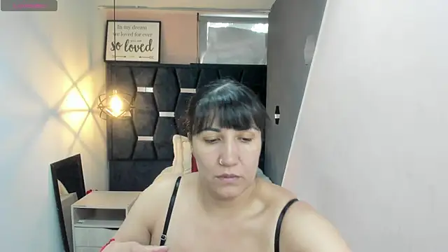 Snapshot of GiaFox_ chatting on October 20, 2025, 7:58 pm GiaFox  online show from October 20, 2025, 7:58 pm