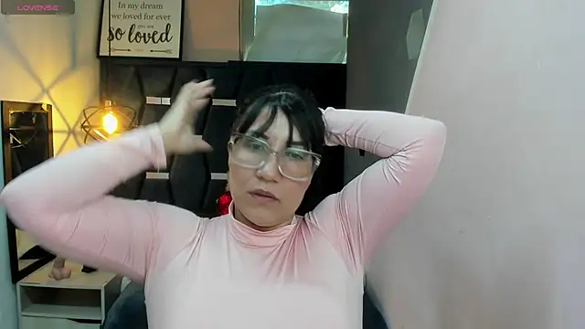 Snapshot of GiaFox_ chatting on October 5, 2025, 1:24 pm GiaFox  online show from October 5, 2025, 1:24 pm