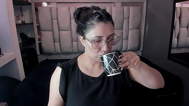 Snapshot of GiaFox_ chatting on October 6, 2025, 7:36 pm GiaFox  online show from October 6, 2025, 7:36 pm