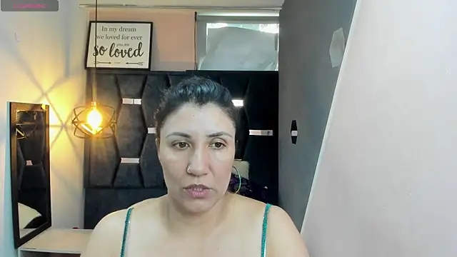 Snapshot of GiaFox_ chatting on October 7, 2025, 1:12 pm GiaFox  online show from October 7, 2025, 1:12 pm