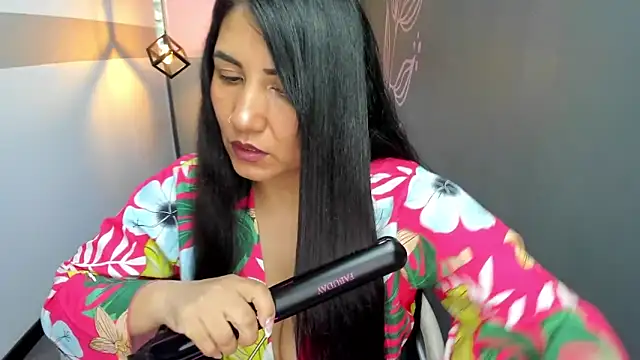 GiaFox  online show from March 3, 2025, 1:01 pm