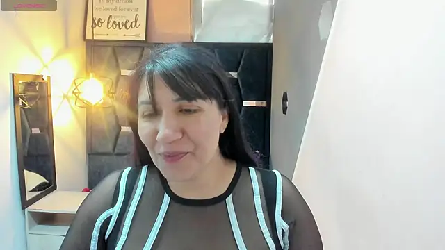 Snapshot of GiaFox_ chatting on October 4, 2025, 1:34 pm GiaFox  online show from October 4, 2025, 1:34 pm