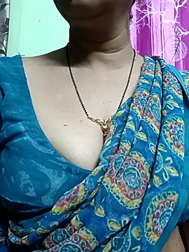 Snapshot of Rosy-B chatting on December 22, 2025, 9:26 pm Rosy-B online show from December 22, 2025, 9:26 pm