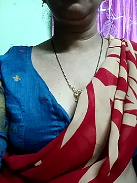 Snapshot of Rosy-B chatting on January 12, 2026, 12:39 am Rosy-B online show from January 12, 2026, 12:39 am