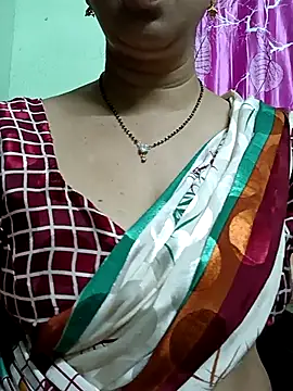 Snapshot of Rosy-B chatting on November 5, 2025, 12:25 am Rosy-B online show from November 5, 2025, 12:25 am