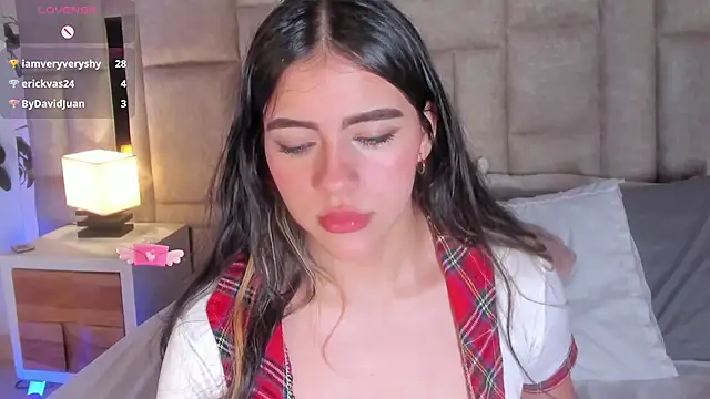 Snapshot of SofiScott_ chatting on March 14, 2025, 11:32 pm SofiScott  online show from March 14, 2025, 11:32 pm