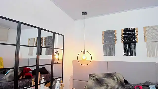 Snapshot of Sweet_camille chatting on October 6, 2025, 11:44 am Sweet camille online show from October 6, 2025, 11:44 am