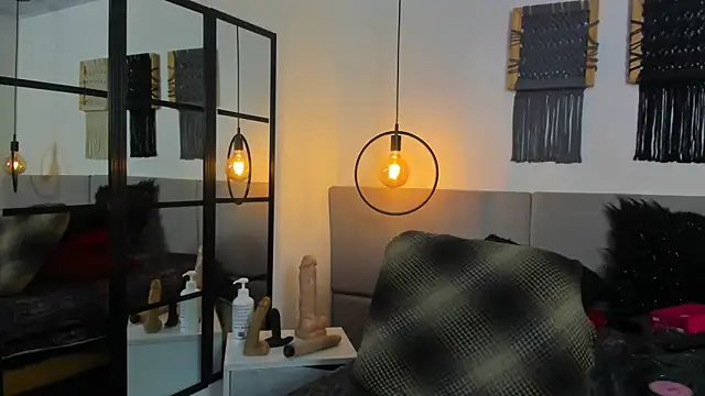 Snapshot of Sweet_camille chatting on October 16, 2025, 2:42 am Sweet camille online show from October 16, 2025, 2:42 am