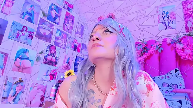 Snapshot of Alicebenett chatting on September 18, 2025, 8:45 pm Alicebenett online show from September 18, 2025, 8:45 pm