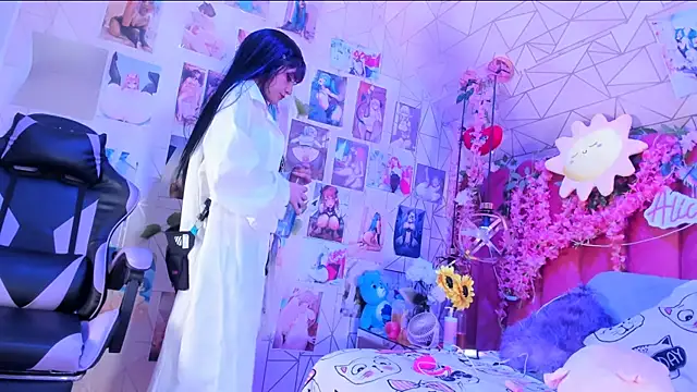 Alicebenett online show from March 13, 2026, 10:59 pm