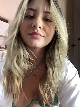 SaraFerreira online show from February 17, 2025, 9:21 pm