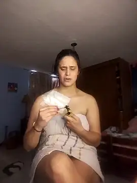 Snapshot of Catalinacandela chatting on February 14, 2026, 6:52 pm Catalinacandela online show from February 14, 2026, 6:52 pm