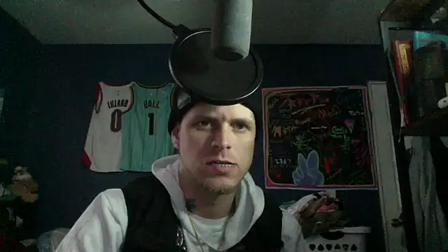 traejddd online show from April 5, 2026, 6:03 pm
