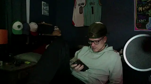traejddd online show from March 22, 2026, 5:43 am